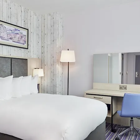 Leonardo Hotel 4*